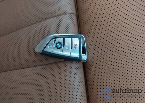 2021 BMW X7 xDrive40I z USA, uszkodzony, nr VIN 5UXCW2C04M9D99050